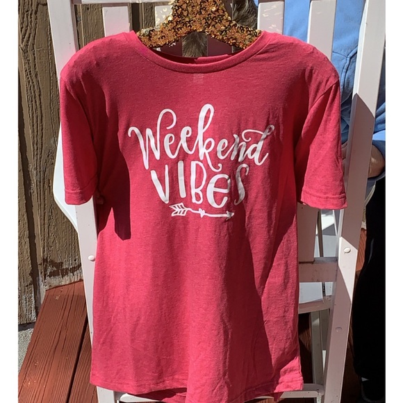 🌻”Weekend Vibes” Super Soft Graphic Tee - Picture 6 of 10